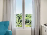 NH Madrid Nacional Hotels near Prado Museum