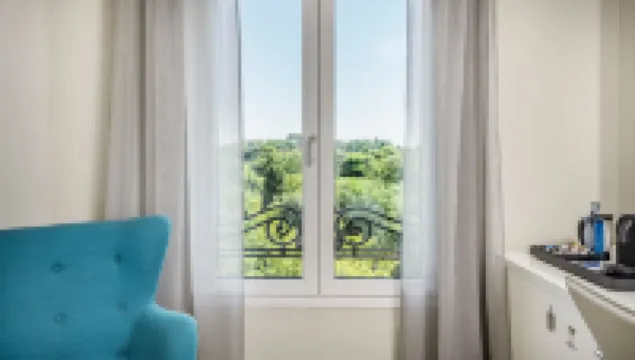 NH Madrid Nacional Hotels near Gran Via