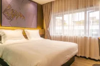  IUHotel Santai Du Fu Thatched Cottage Times Square Street