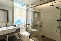 Lufeng Yihao Hotel - balcony