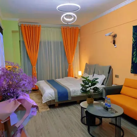 Jasmine Homestay (Xinxiang Baolong Plaza)