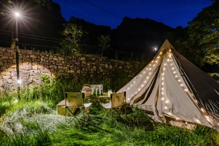 Trip.com Group Country Retreats (Henan Anyang Linzhou Shibanyan) Отели рядом с достопримечательностью «Wangxiangyan»