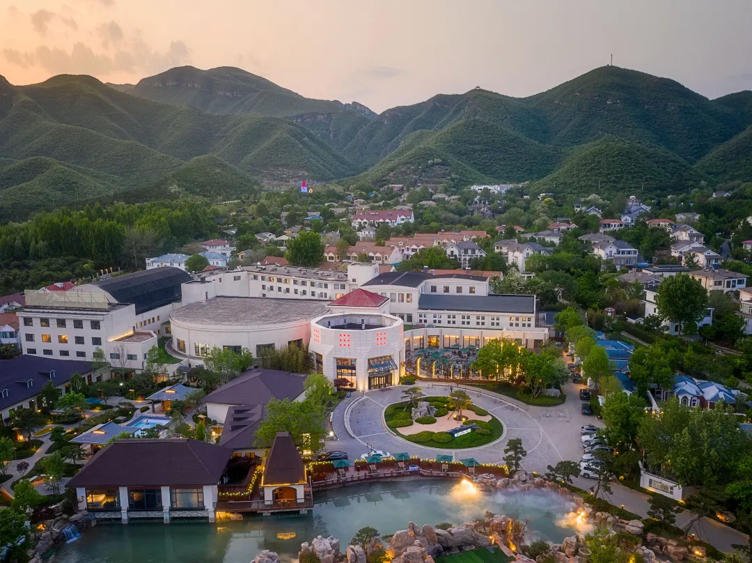 Beijing Placid Lake Resort Hotel - 