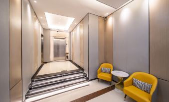 Yiduoyuepin Hotel (Fengcheng Railway Station Jianyi Avenue)