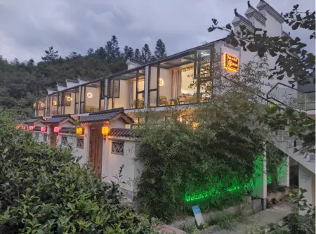 Shanyulai Homestay Отели рядом с достопримечательностью «Mingtang Mountain»