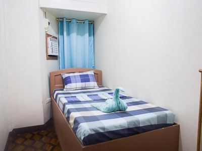 RedDoorz @ Calceta Street Cogon