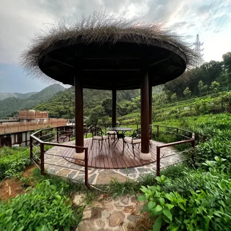 Mogan Lingshang Tea Culture Hot Spring Villa