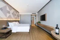 Borrman Hotel (Tianmen Youyi Road) Hotels near Zhongbai Warehouse (Tianmen Shopping Plaza)