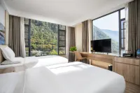 CLOUDS HOTEL CLOUD Tu Hotel (Gongshan) Hotels near Minzu Culture Tourism Square