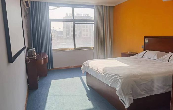 Blue Lake Star Hotel