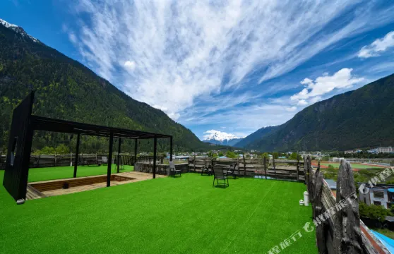 波密齊魯桃源名舍酒店