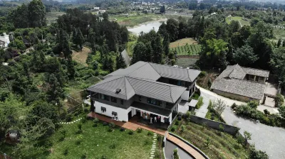 Shili Langyue Hot Spring Homestay - Ya'an Moon Lake Branch Hotels in Ya'an