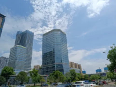 Impression MK Light Luxury Boutique Stay (Fuzhou East Second Ring Taihe Plaza Zhuyu Subway Station) Hotels near Jinjishan Park