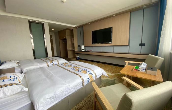 Tianjun Heizhangpeng Hotel
