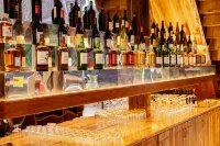 Sangzhu Staycation Kangzhu Luxury Residence ( Dukezong Ancient City, Shangri-La) - bars