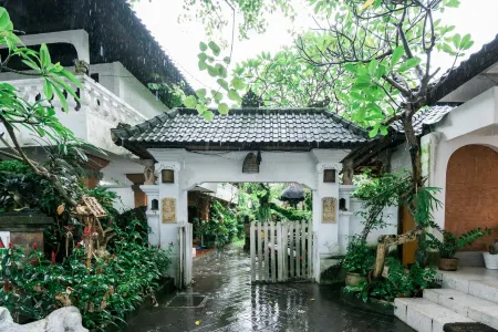 Urbanview Hotel Ananda Beach Sanur