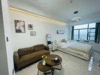 Meet the Stars · Boutique Apartment (Huzhou South Taihu Wuyue Plaza)