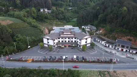 Enshi Dayao Yueyue Homestay Отели рядом с достопримечательностью «Enshi Suobuya Stone Forest Scenic Area»