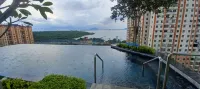 Stylish 2BR at Urban Suite With Infinite Pool
