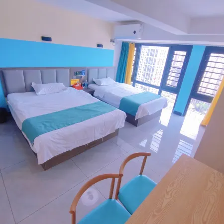 Qizige Homestay (Neijiangbei Railway Station Chuanhua Plaza)