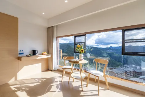 tianhe lianyue(qianhumiaozhaiximenyoukezhongxindian)