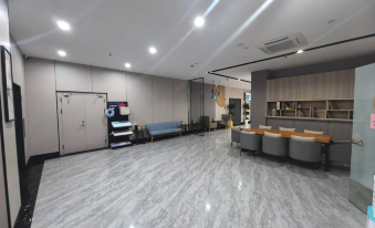 Ruihe Jingyu Hotel (Shanghai Hongqiao Airport Qibao Subway Station)
