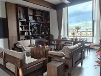 Shijianfang Cloud Scenic Inn Hotels in Sertar