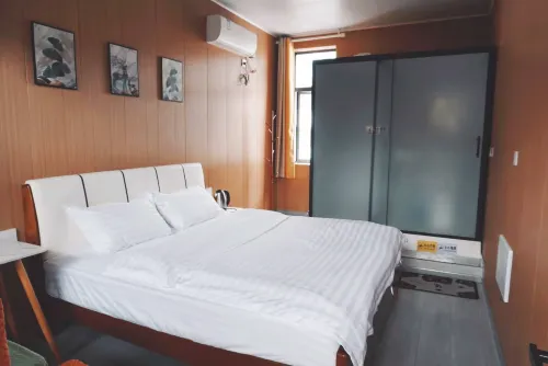 Tianquan Yang Erjie B&B (Tianquan Traditional Chinese Medicine Hospital Store)