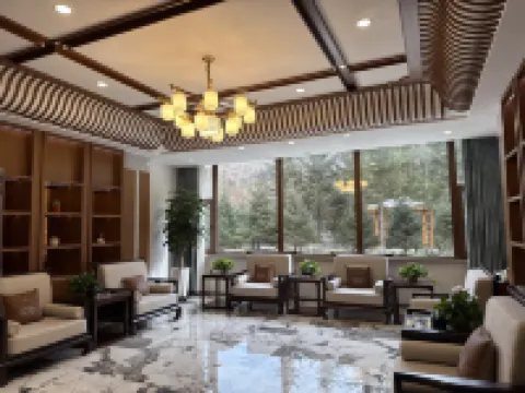 Snow Township Linyu Family Hotel