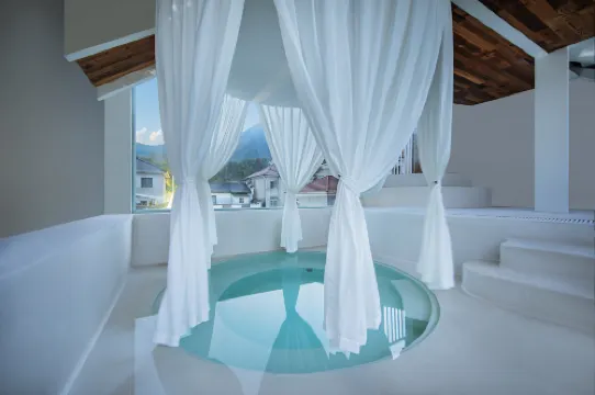 Anji Runshe Garden Hot Spring Resort (Cloud Prairie Branch)