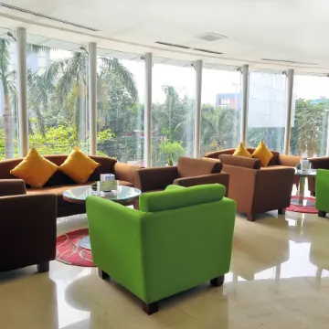 Aston Pluit Hotel & Residence Отели рядом с достопримечательностью «Морский Мир»