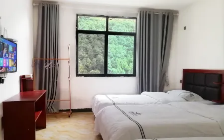 Zega Relatives Hotel Отели рядом с достопримечательностью «Ape Cavern in Jiuhuang Mountain»