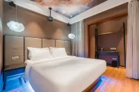 Movie Hotel (Shanghai Bund City God Temple Store)