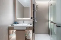 後客智慧飯店(重慶歡樂谷重光地鐵站店) 重慶光環購物公園室內植物園“沐光森林”附近的飯店