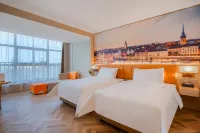 Vienna Hotel (Jinan Zhangqiu Administrative Center University Town Store) Hotel berhampiran Zhang Qiu City Museum