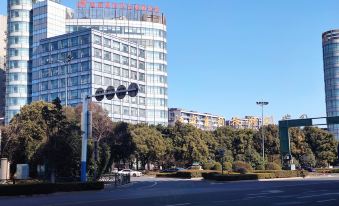 Home Inn (Jiangyin High-tech Zone Chengjiang Middle Road)