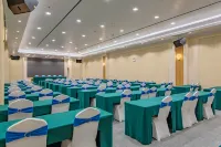 Vienna International Hotel (Shenzhen Huizhanwan Center) - Beach