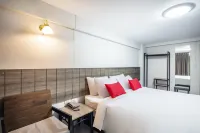 Livotel Express Hotel Ramkhamhaeng 50 Bangkok - No Parking Отели рядом с достопримечательностью «Банг Капи Торговый центр»