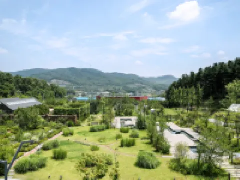 エデン パラダイス ホテル 利川市のホテル