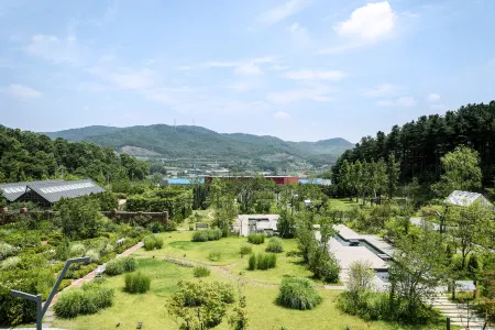 Eden Paradise Hotel Отели в г. Ичхон