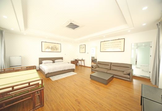 Jingqiu Hiroin Hotel Overview