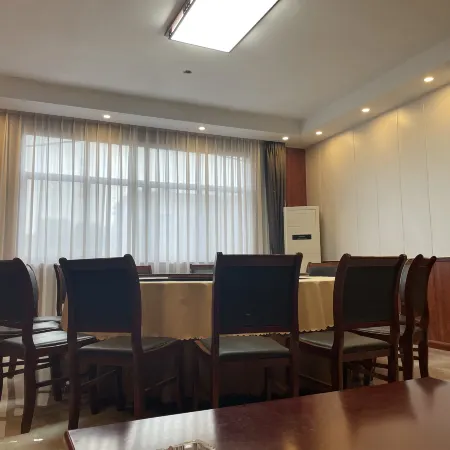 Xiyue Hotel (Yishui Bus Terminal)