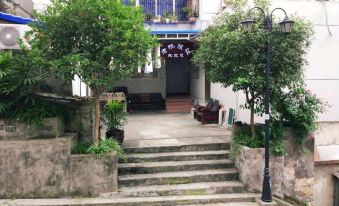 Laochen Hostel