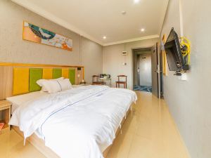 Bojing Boutique Apartment (Foshan Sandi Airport Shop)