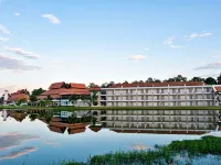 Green Lake Resort Hotels near San Phi Suea