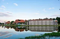 Green Lake Resort Hotel in zona Wat Mae Yuak