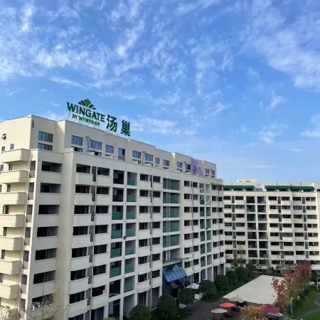YiXinJu(A house in a good and warm mood)