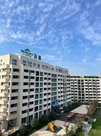 YiXinJu(A house in a good and warm mood)