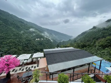 Shanglin Encounter Fanghua Homestay (Xiashuiyuan Branch) Отели в г. Шанлинь