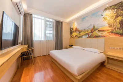 Hello Light Hotel (Fusheng Binjiang store, Caidian Square subway station, Wuhan)